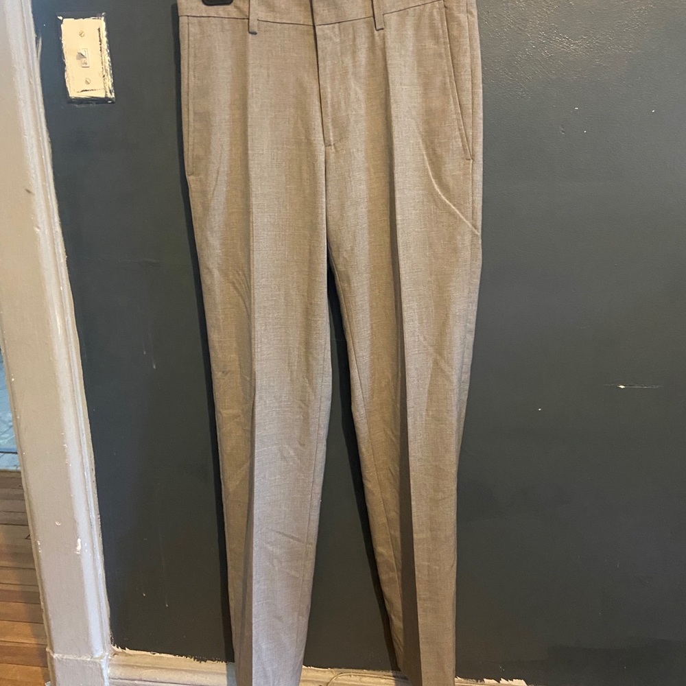 HAGGAR SUIT: Gray